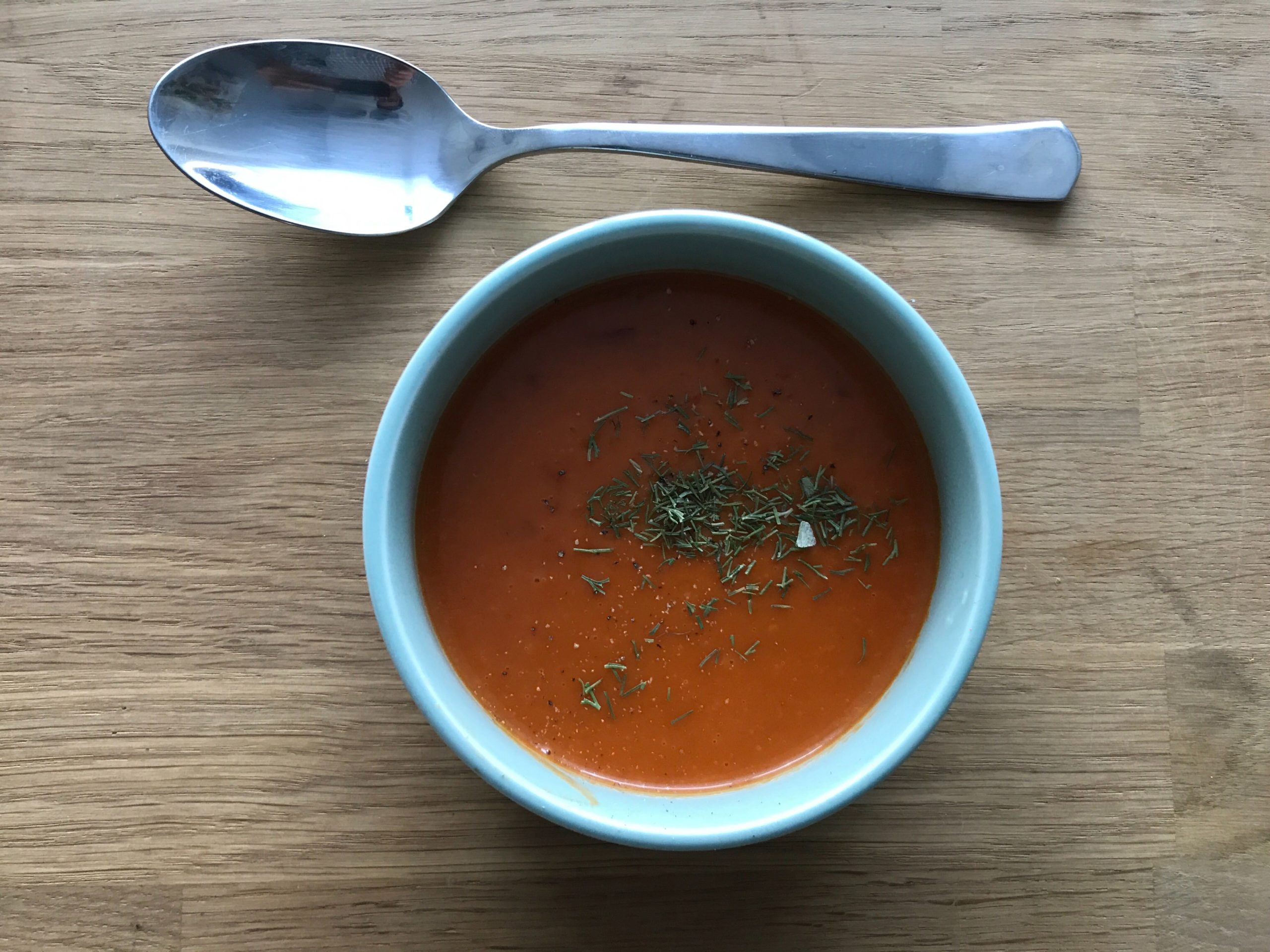 Recept: Snelle tomaat-paprikasoep